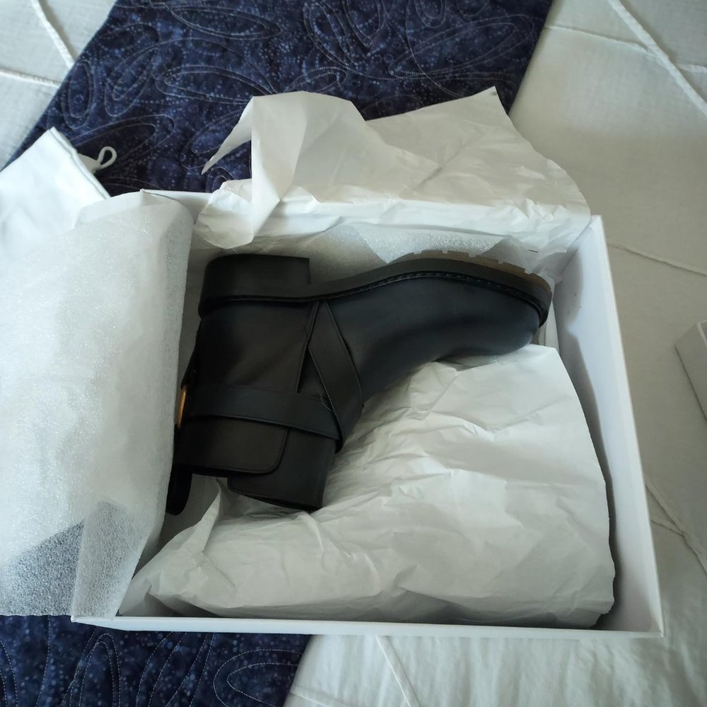 NIB Chloe "Franky" ankle boot, **Navy color** size 39 - Picture 11 of 16